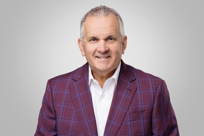 Staff member STEVE PARROTT from 57edba709567