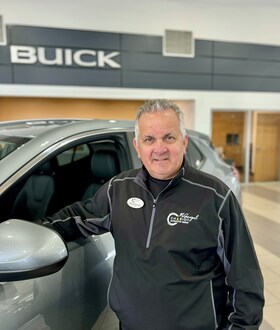 Staff member STEVE PARROTT from 57edba709567