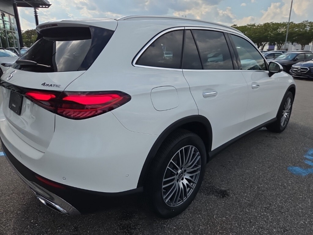 2026 Mercedes Benz GLC 300 4MATIC photo 4
