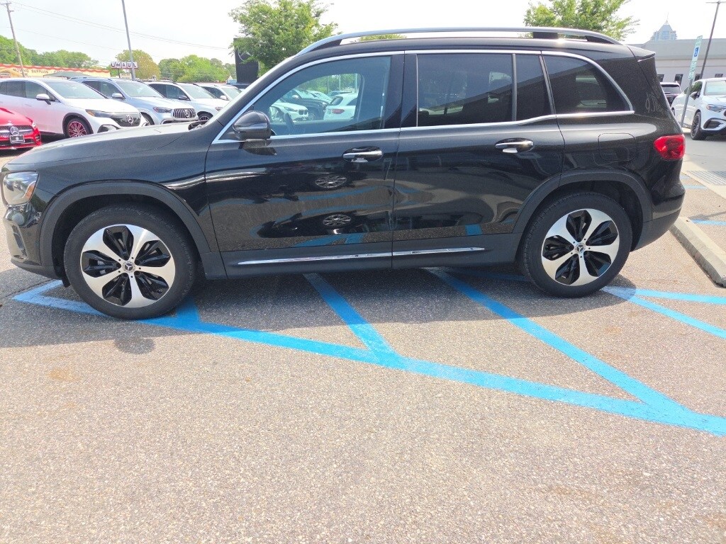 2024 Mercedes Benz GLB 250 photo 3