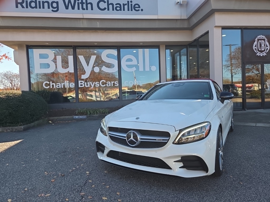 2023 Mercedes-Benz C-Class Cabriolet AMG C43's photo
