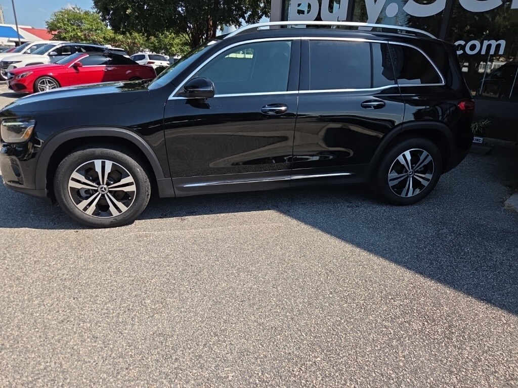 2025 Mercedes Benz GLB 250 4MATIC photo 2