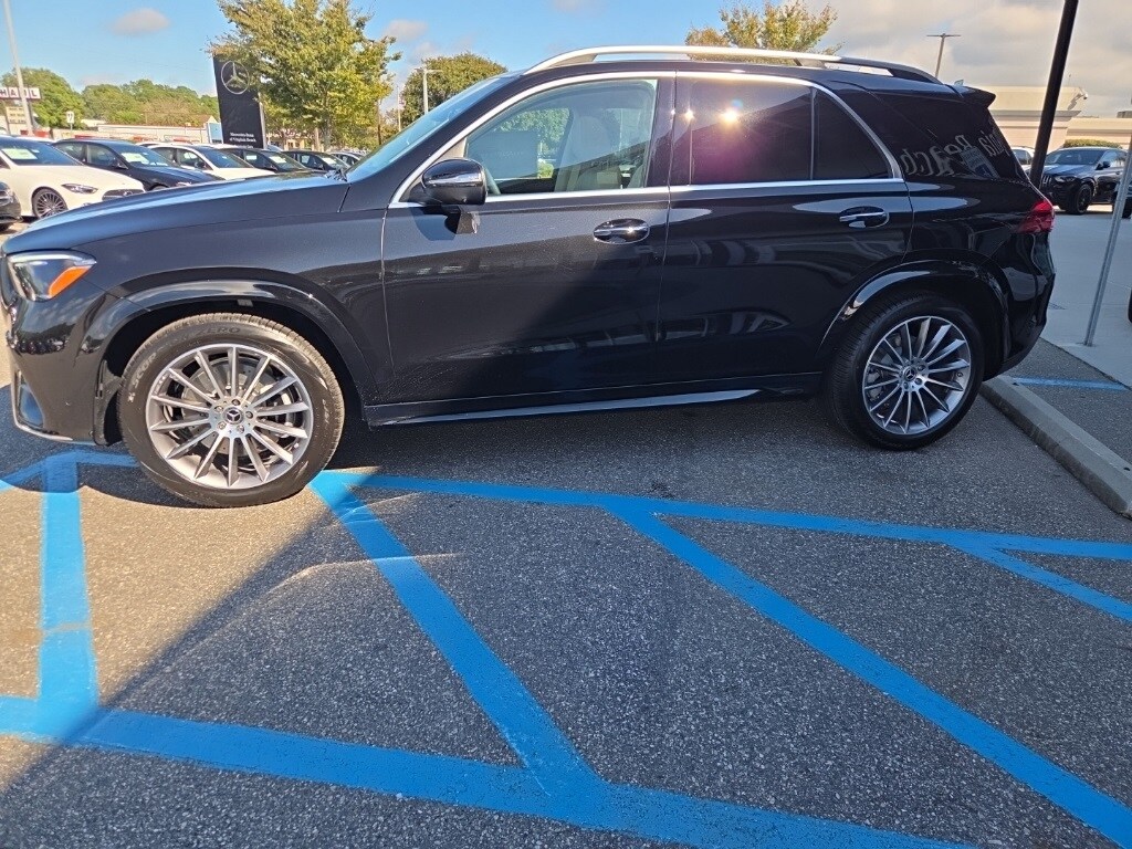 2026 Mercedes Benz GLE 450 4MATIC photo 2