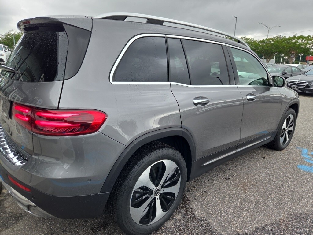 2025 Mercedes Benz GLB 250 photo 4