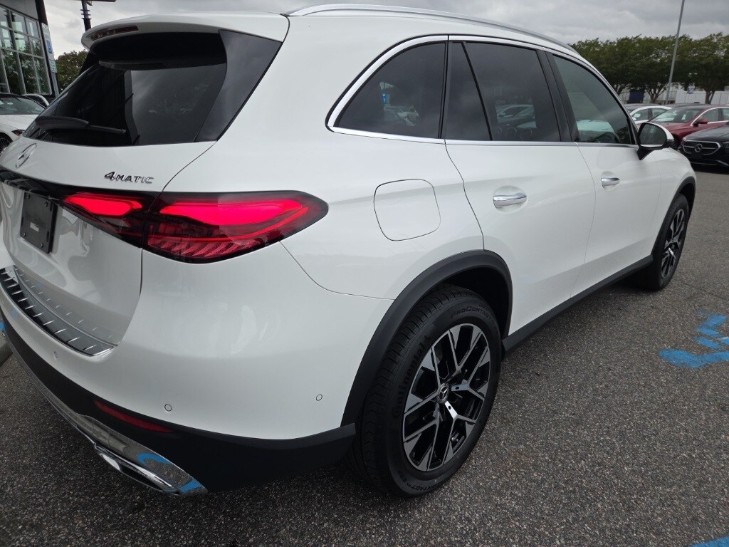 2026 Mercedes Benz GLC 350e 4MATIC photo 4