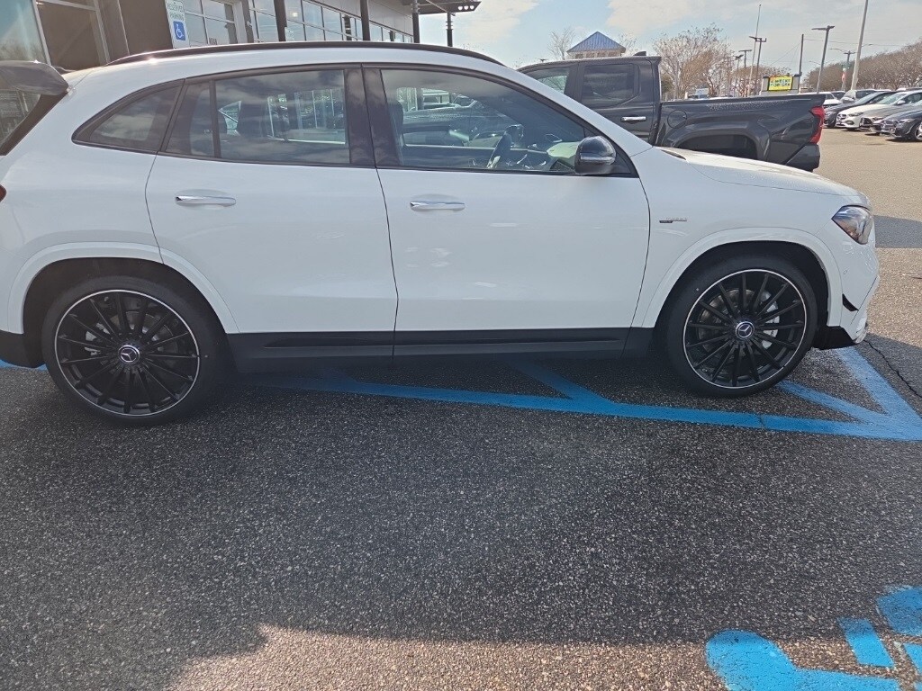 2025 Mercedes Benz GLA AMG 35 4MATIC photo 2