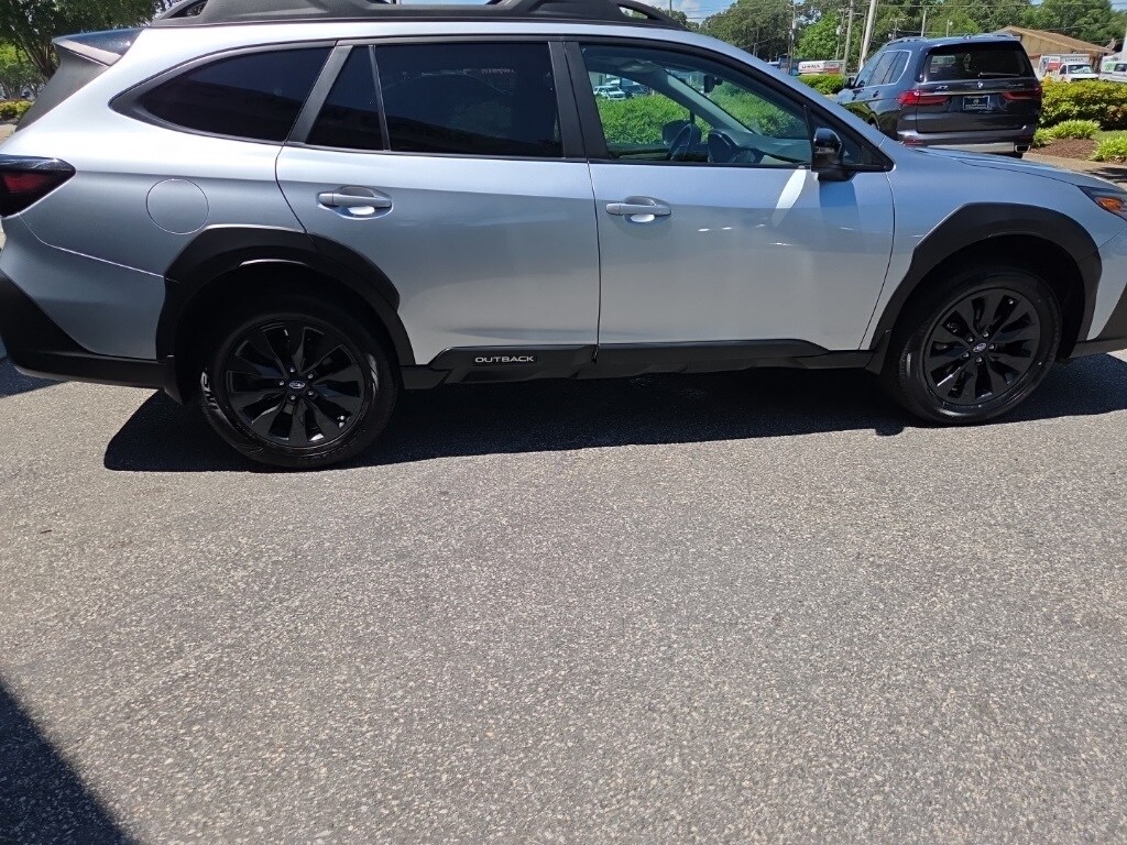 2023 Subaru Outback Onyx Edition photo 3