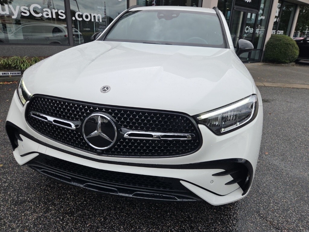 2024 Mercedes Benz GLC 300 photo 3