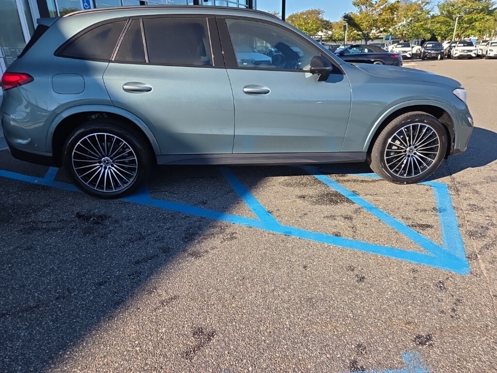 2026 Mercedes Benz GLC 300 4MATIC photo 3