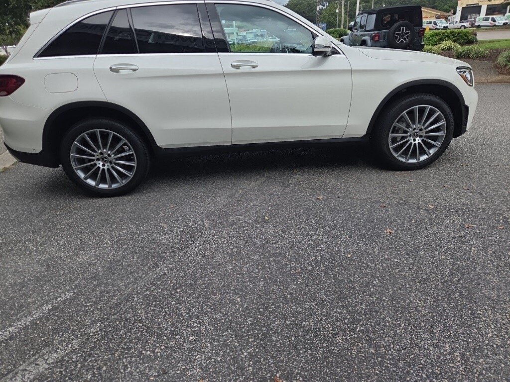 2022 Mercedes Benz GLC 300 AMG photo 3