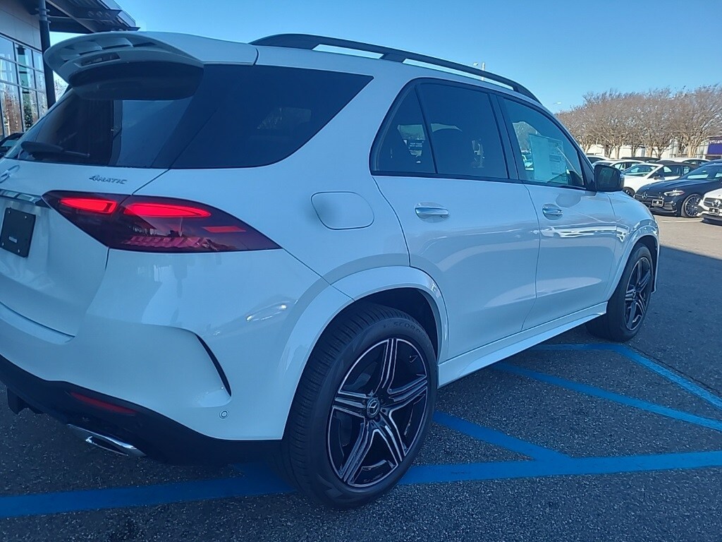 2025 Mercedes Benz GLE 450e photo 3