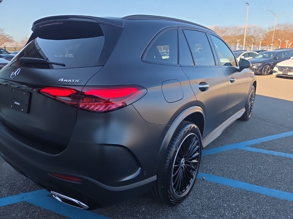 2026 Mercedes Benz GLC 300 4MATIC photo 3