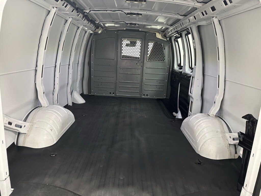 2021 Chevrolet Express Cargo Van photo 4