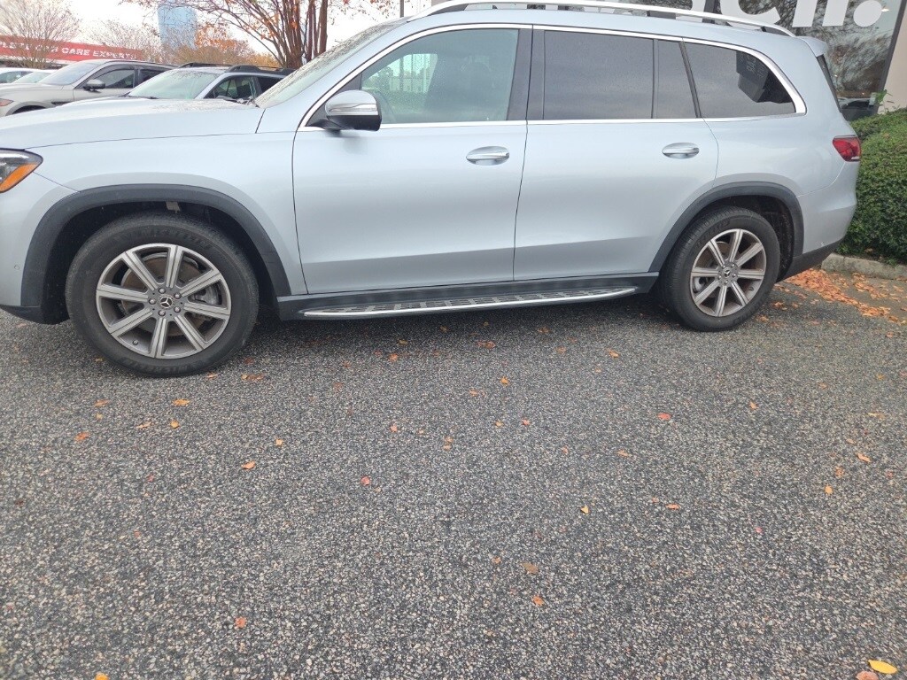 2022 Mercedes Benz GLS 450 4MATIC photo 2