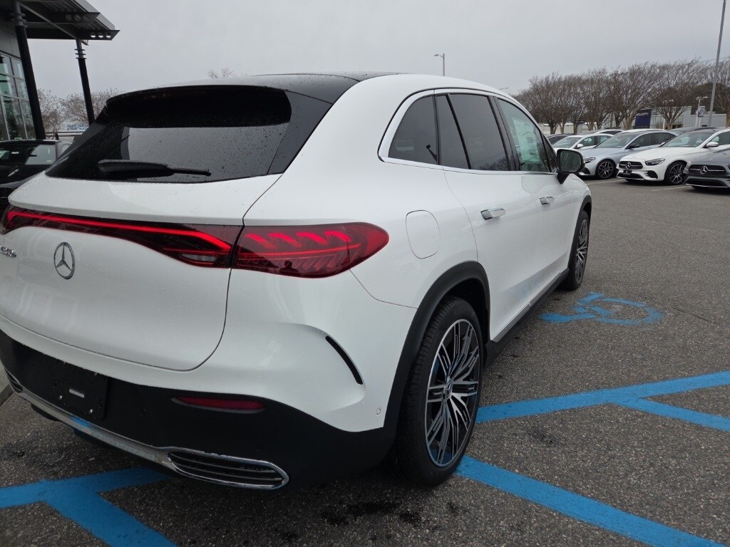 2025 Mercedes Benz EQE-Class SUV photo 3