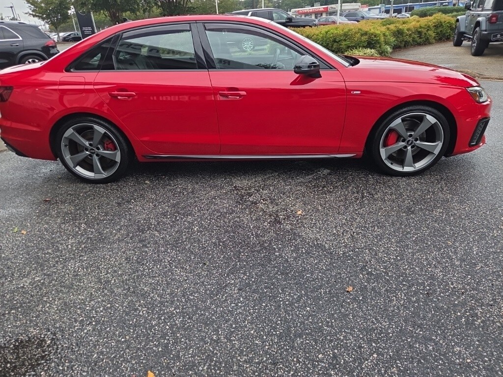 2022 Audi A4 45 S line Premium Plus photo 3