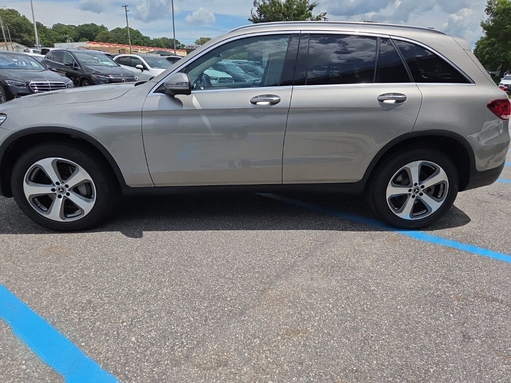 2022 Mercedes Benz GLC 300 4MATIC photo 4