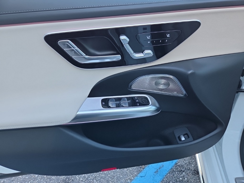 2026 Mercedes-Benz E-Class E350 - Photo 10