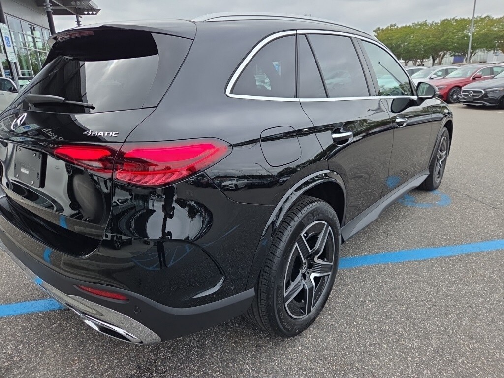 2026 Mercedes Benz GLC 300 4MATIC photo 4