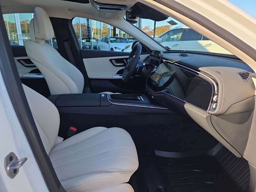 2026 Mercedes-Benz E-Class E350 - Photo 27