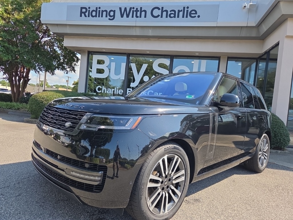 2023 Land Rover Range Rover SE's photo