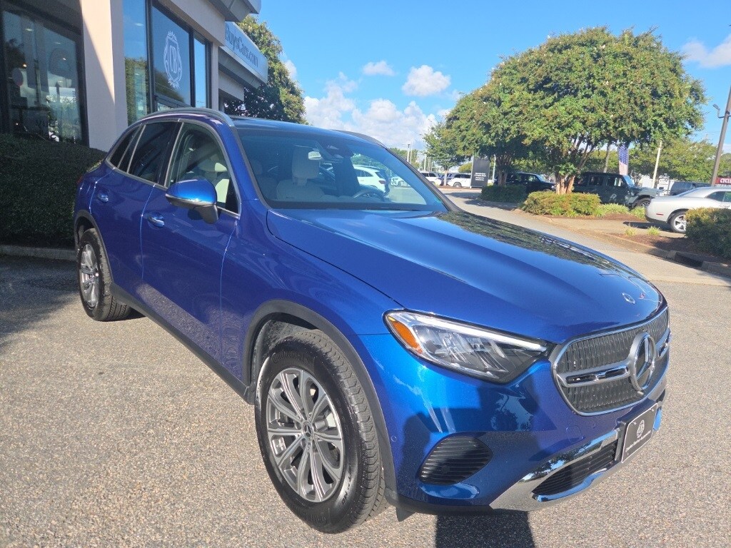 2024 Mercedes Benz GLC 300 4MATIC photo 2