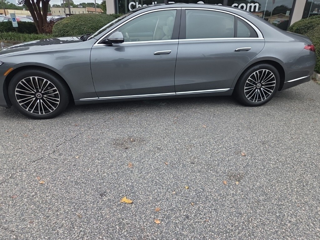 2022 Mercedes Benz S 580 4MATIC photo 3
