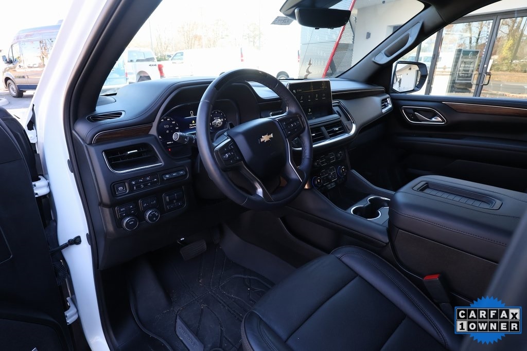 2024 Chevrolet Suburban High Country's photo