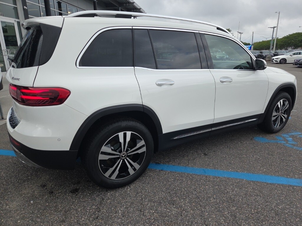 2025 Mercedes Benz GLB 250 4MATIC photo 3