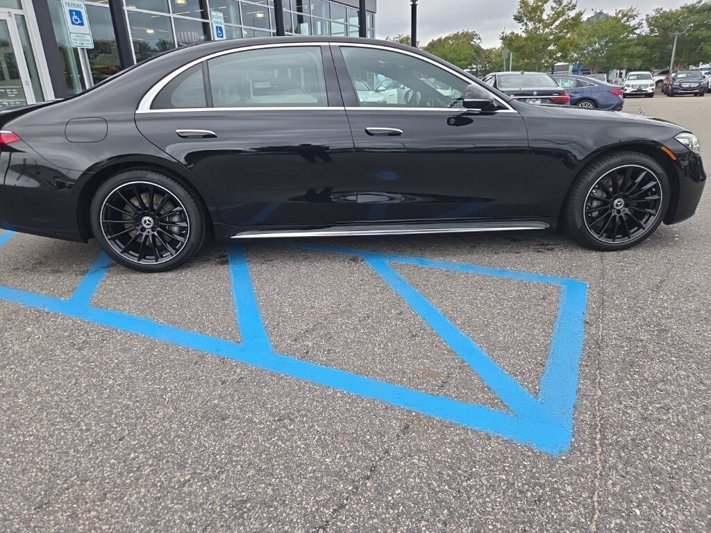 2026 Mercedes Benz S 580 4MATIC photo 2