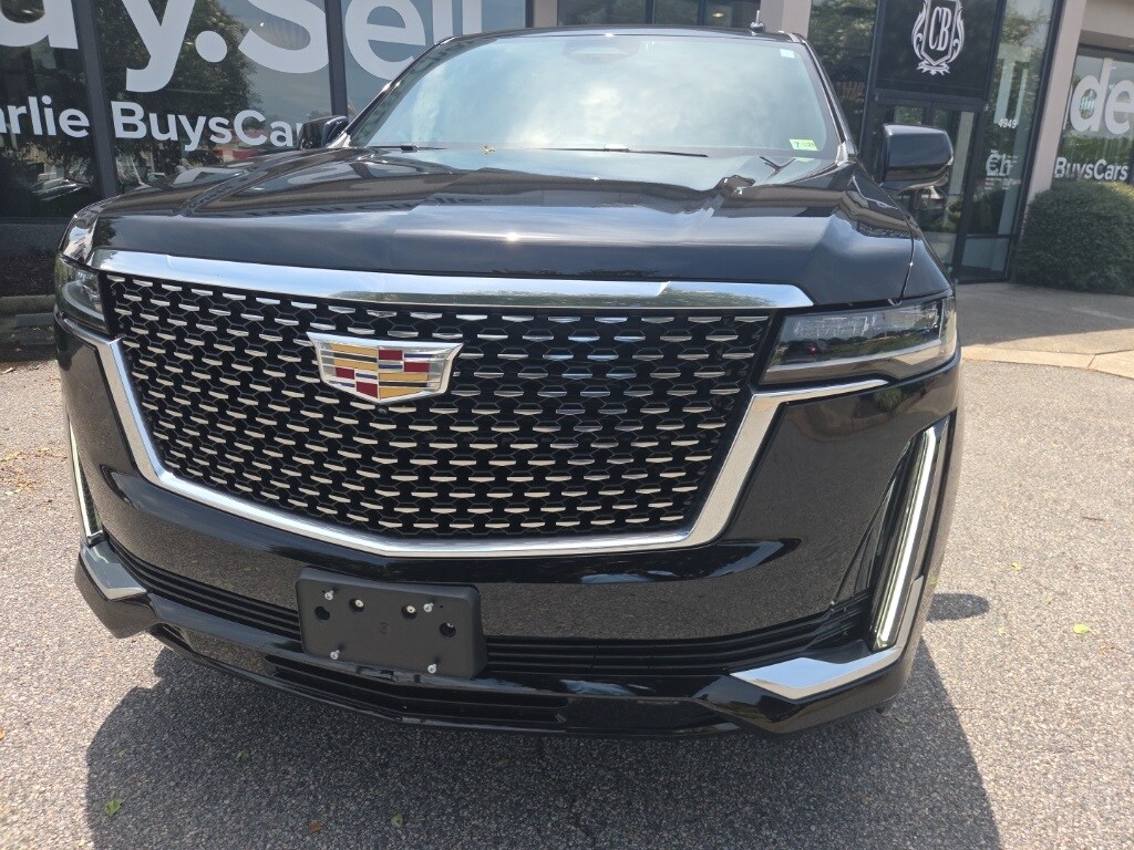 2024 Cadillac Escalade Premium Luxury photo 3