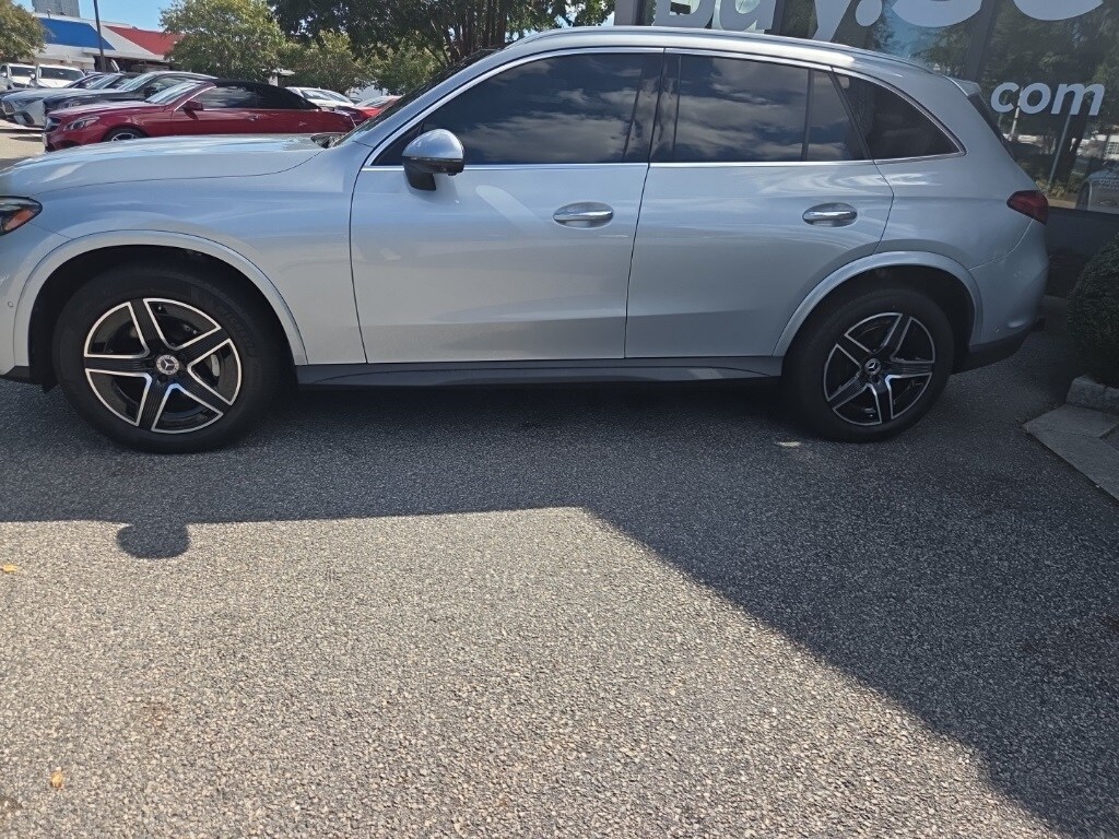 2023 Mercedes Benz GLC 300 4MATIC photo 3