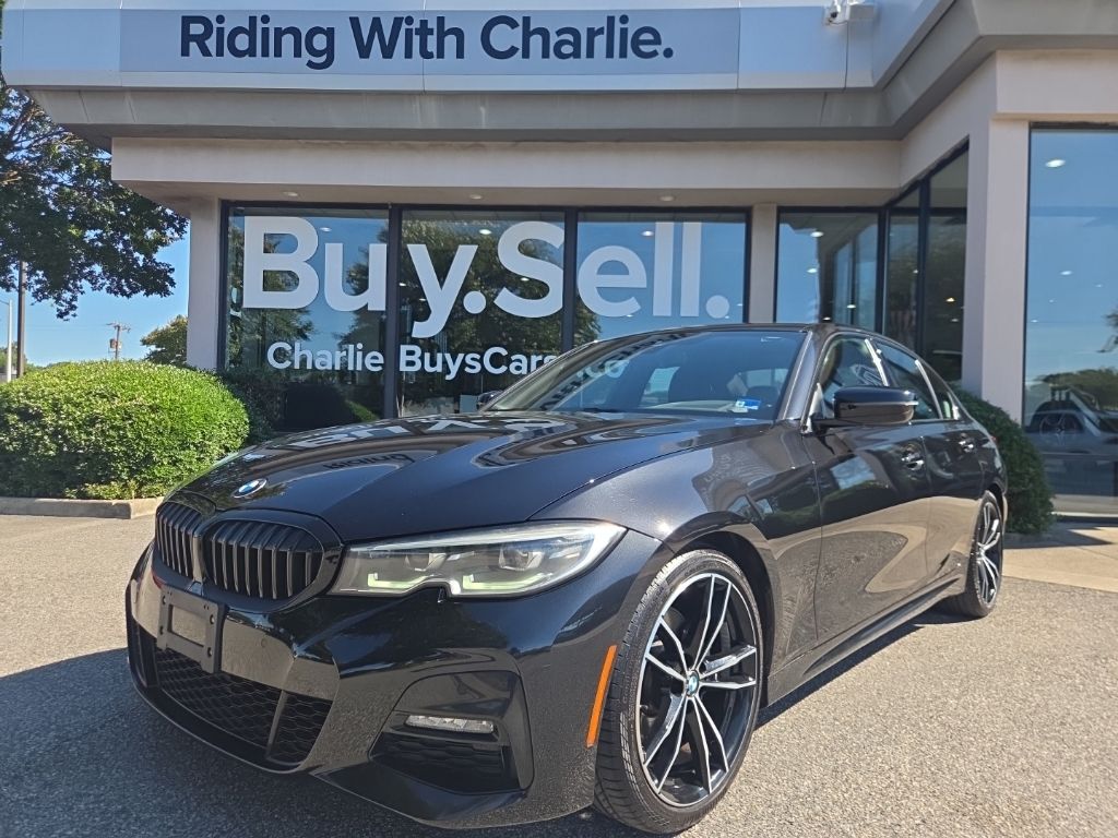 2021 BMW 3 Series 330i Sedan's photo