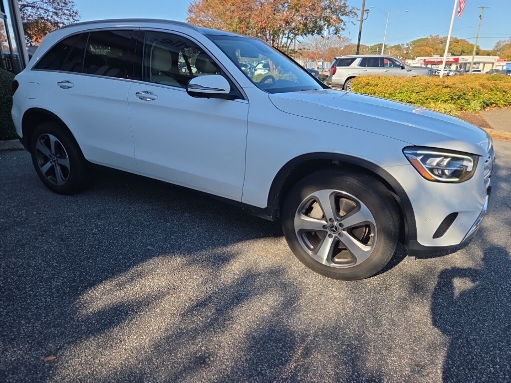 2022 Mercedes Benz GLC 300 4MATIC photo 2