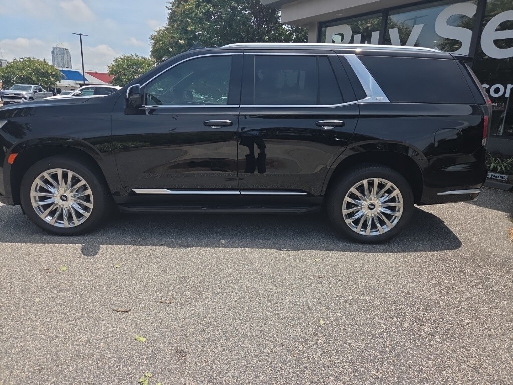 2024 Cadillac Escalade Premium Luxury photo 2