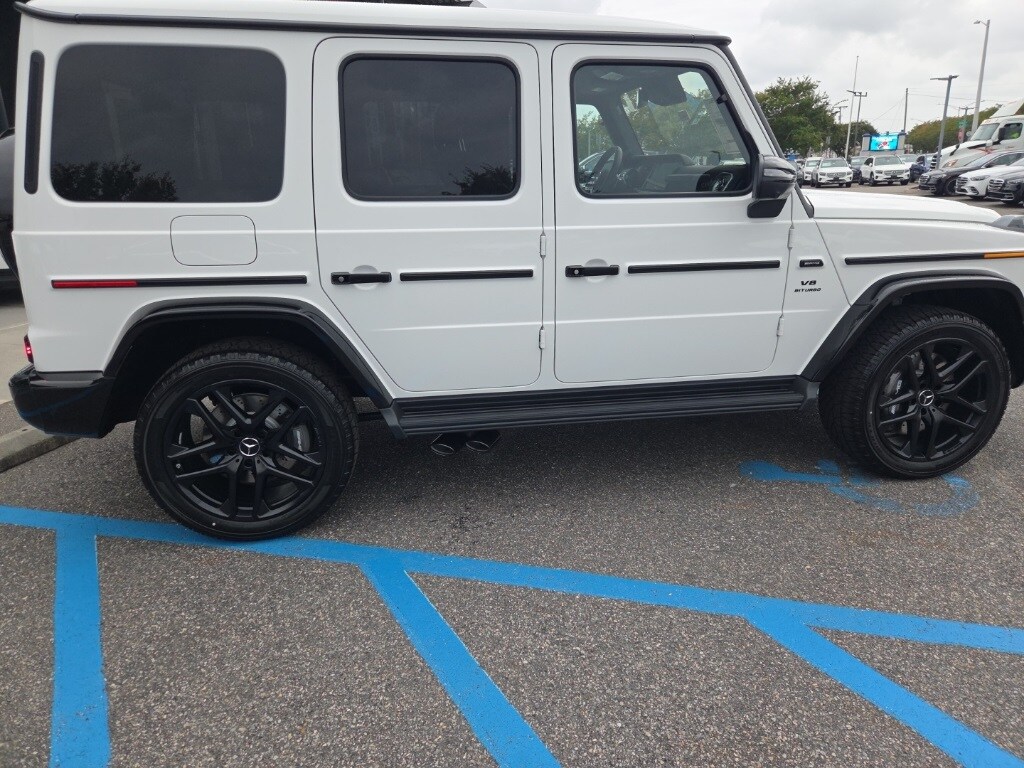 2025 Mercedes Benz G 63 AMG photo 3