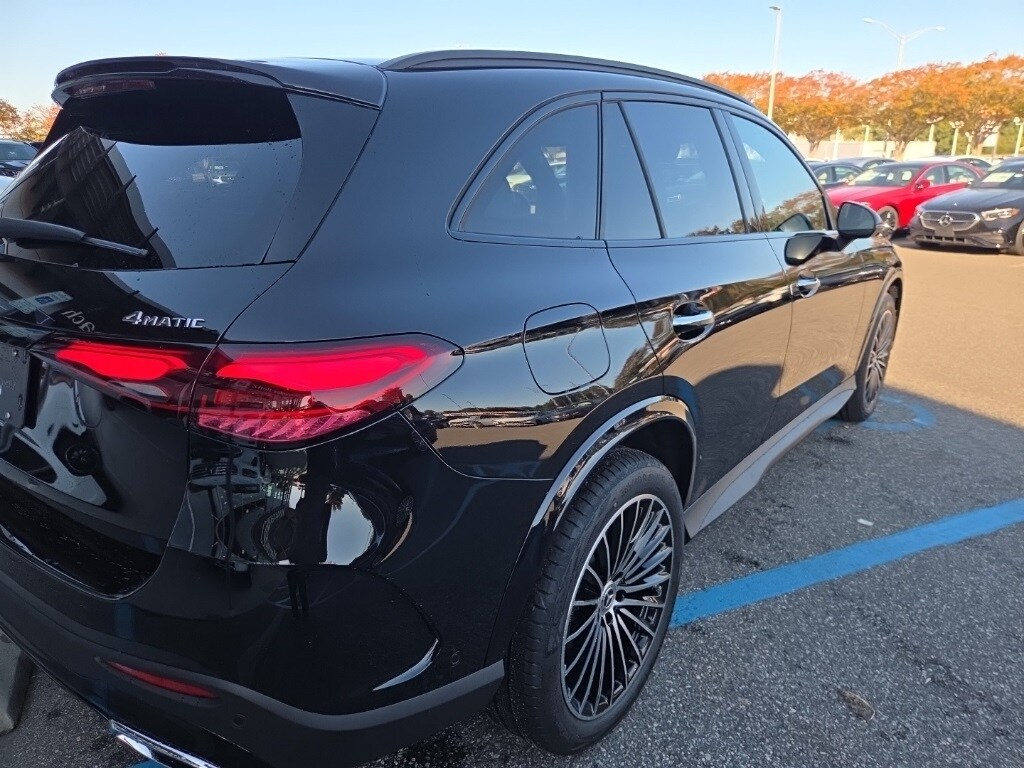 2026 Mercedes Benz GLC 300 4MATIC photo 3