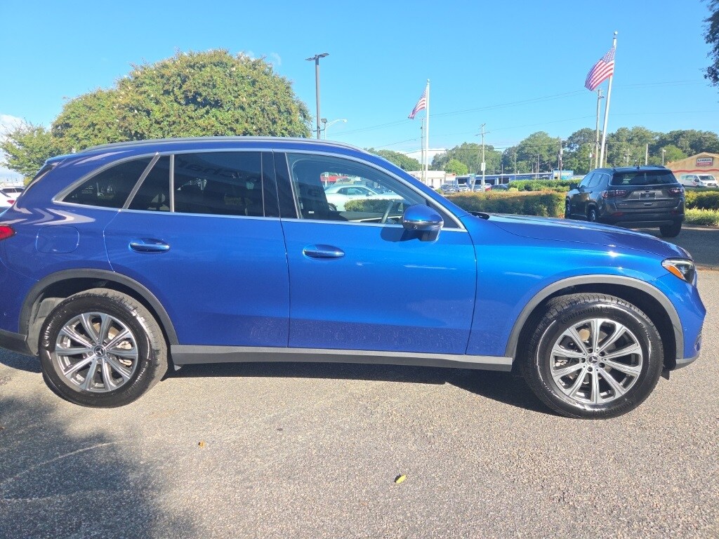 2024 Mercedes Benz GLC 300 4MATIC photo 3