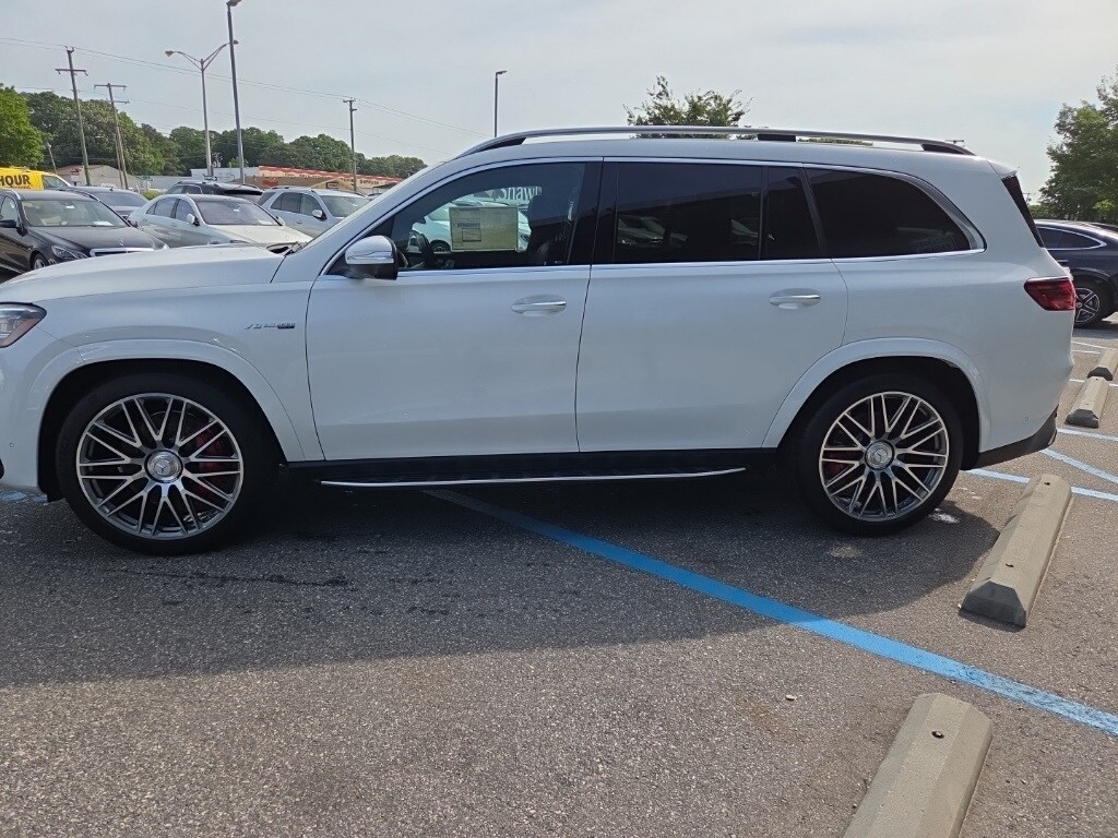 2025 Mercedes Benz GLS 63 AMG photo 4
