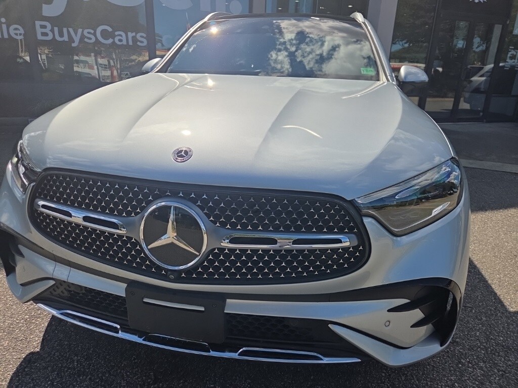 2023 Mercedes Benz GLC 300 4MATIC photo 4