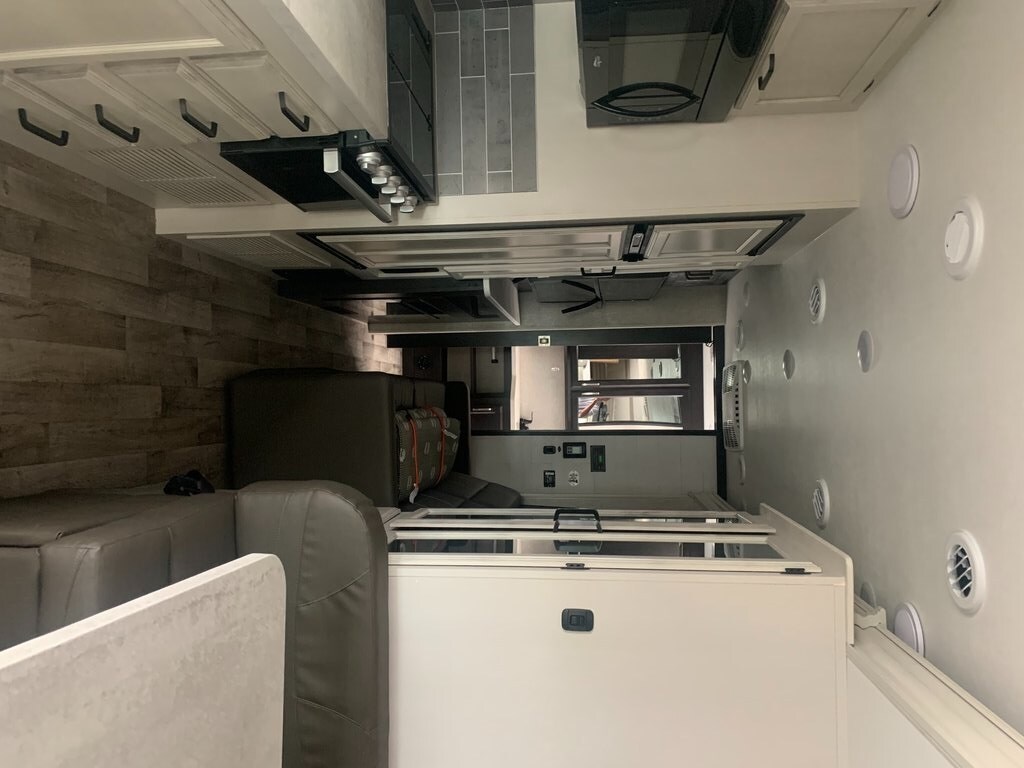2023 Ford E-450 photo 4