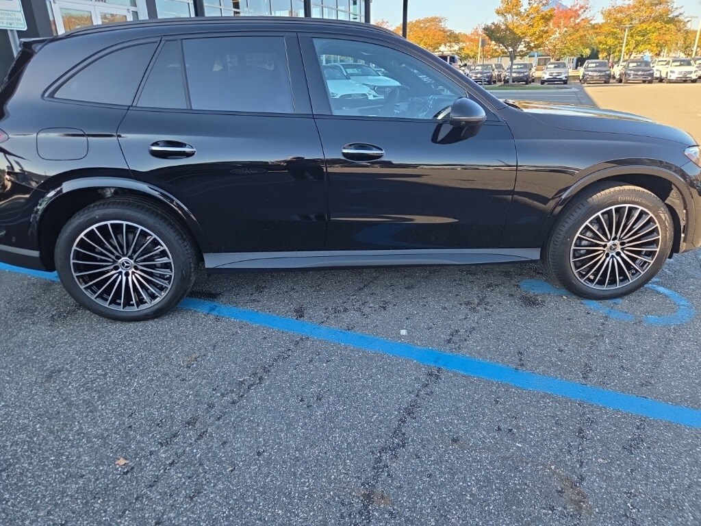 2026 Mercedes Benz GLC 300 4MATIC photo 2
