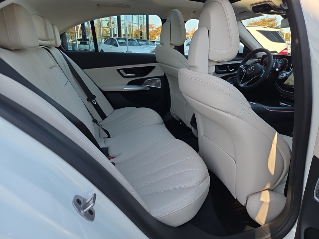 2026 Mercedes-Benz E-Class E350 - Photo 28