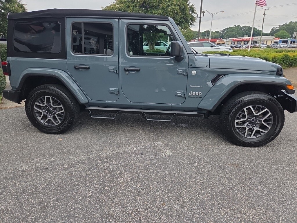 2024 Jeep Wrangler Sahara photo 2
