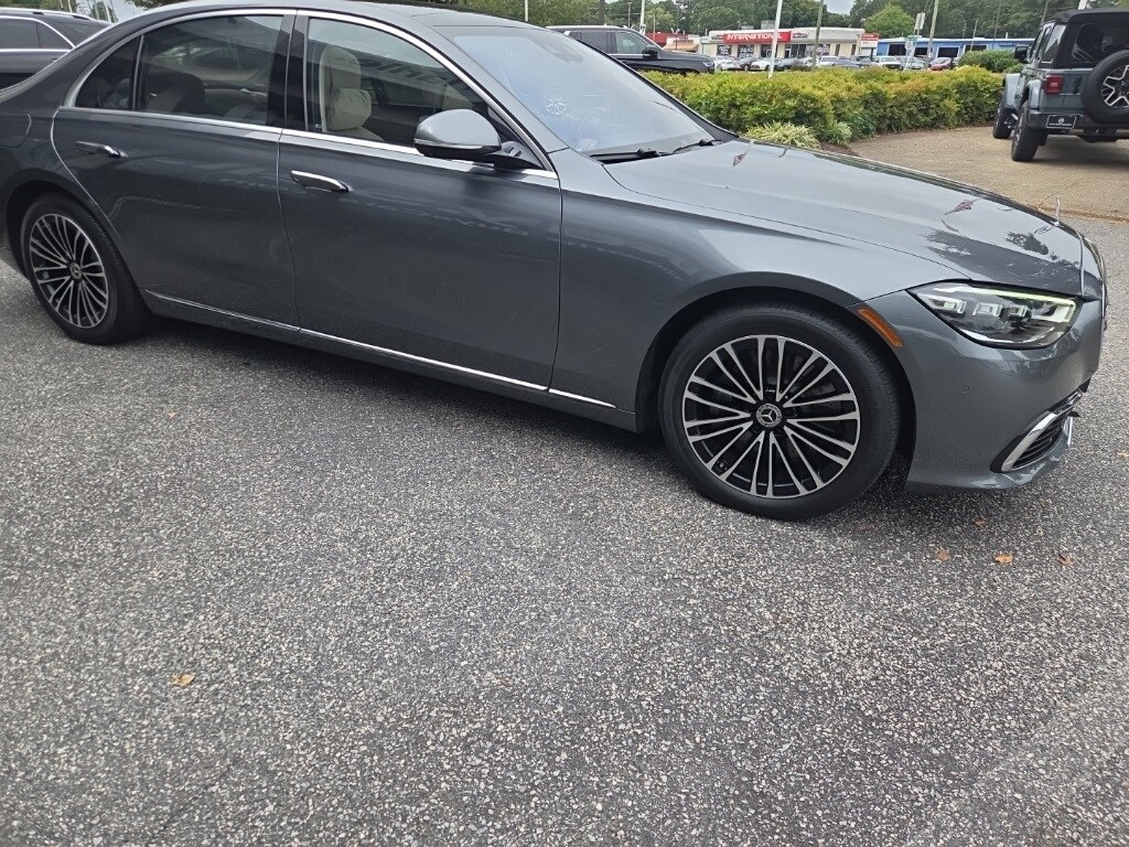 2022 Mercedes Benz S 580 4MATIC photo 2