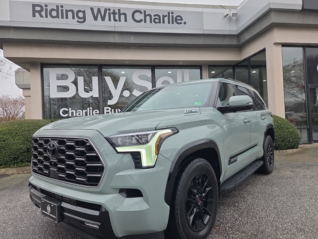 2024 Toyota Sequoia Platinum's photo