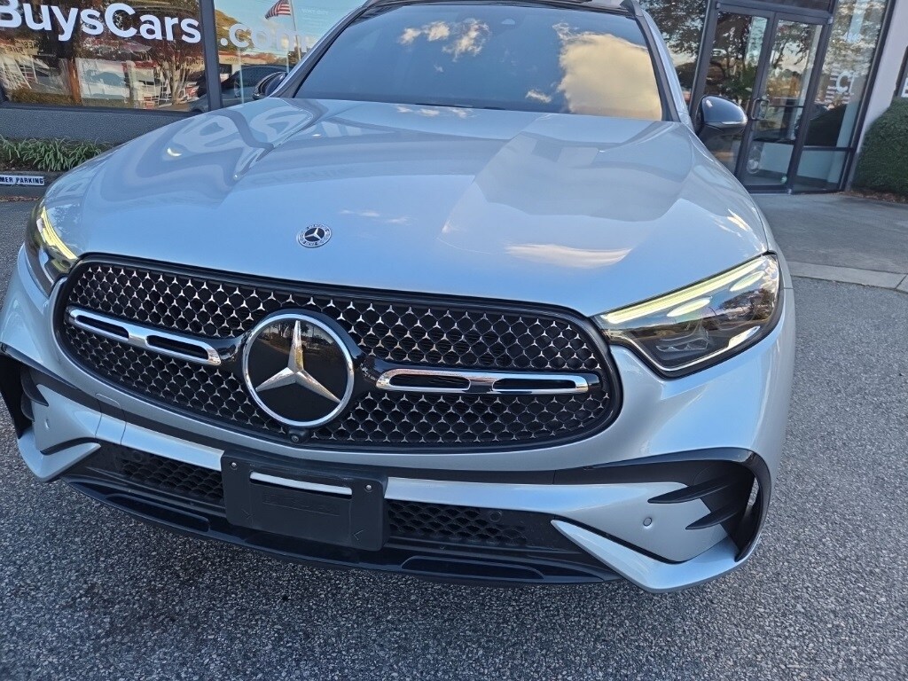 2024 Mercedes Benz GLC 300 AMG 4MATIC photo 4