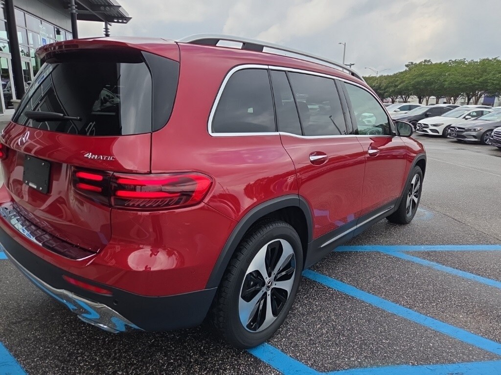 2025 Mercedes Benz GLB 250 4MATIC photo 4