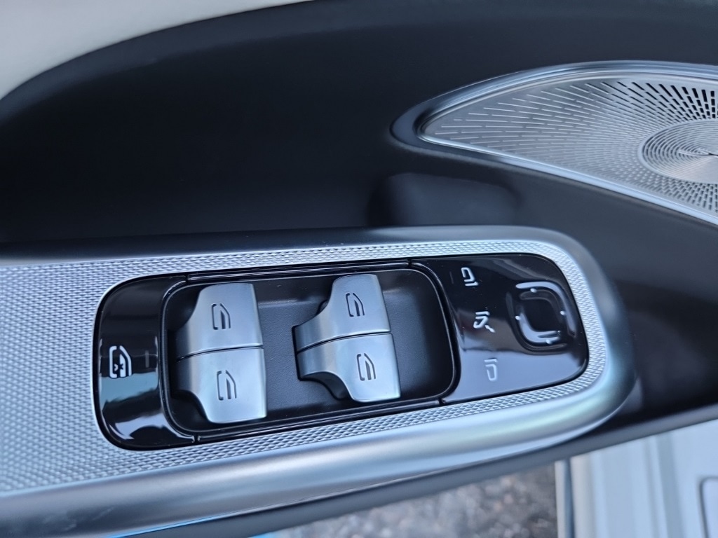 2026 Mercedes-Benz E-Class E350 - Photo 11
