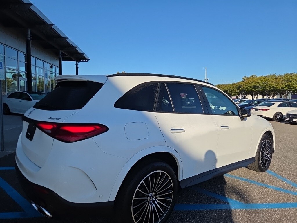 2026 Mercedes Benz GLC 300 4MATIC photo 3
